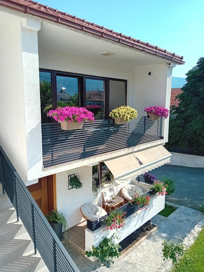 Belov Rooms And Apartments Demir Kapija Exterior photo