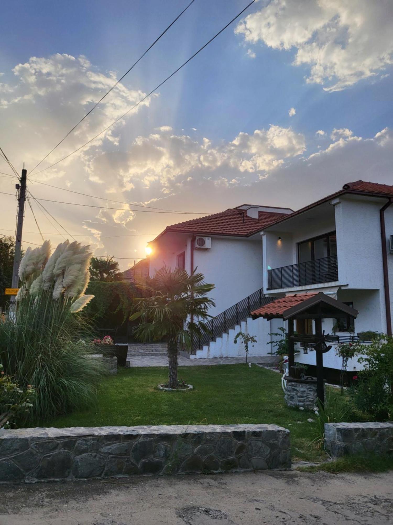 Belov Rooms And Apartments Demir Kapija Exterior photo